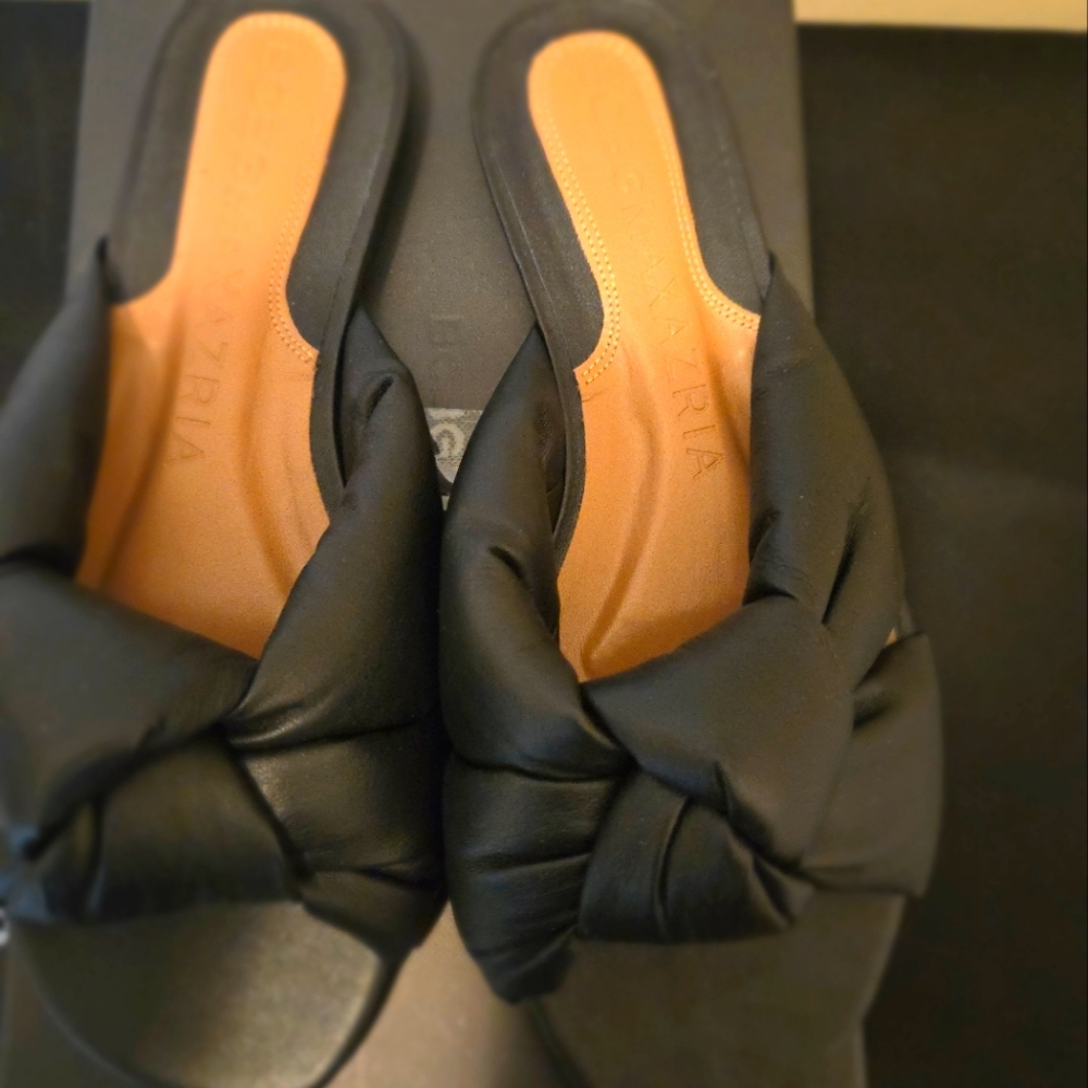 BCBGMaxAzria Black Leather Tinsley Knotted Flat Sandals Womens 7.5M  NEW IN Box